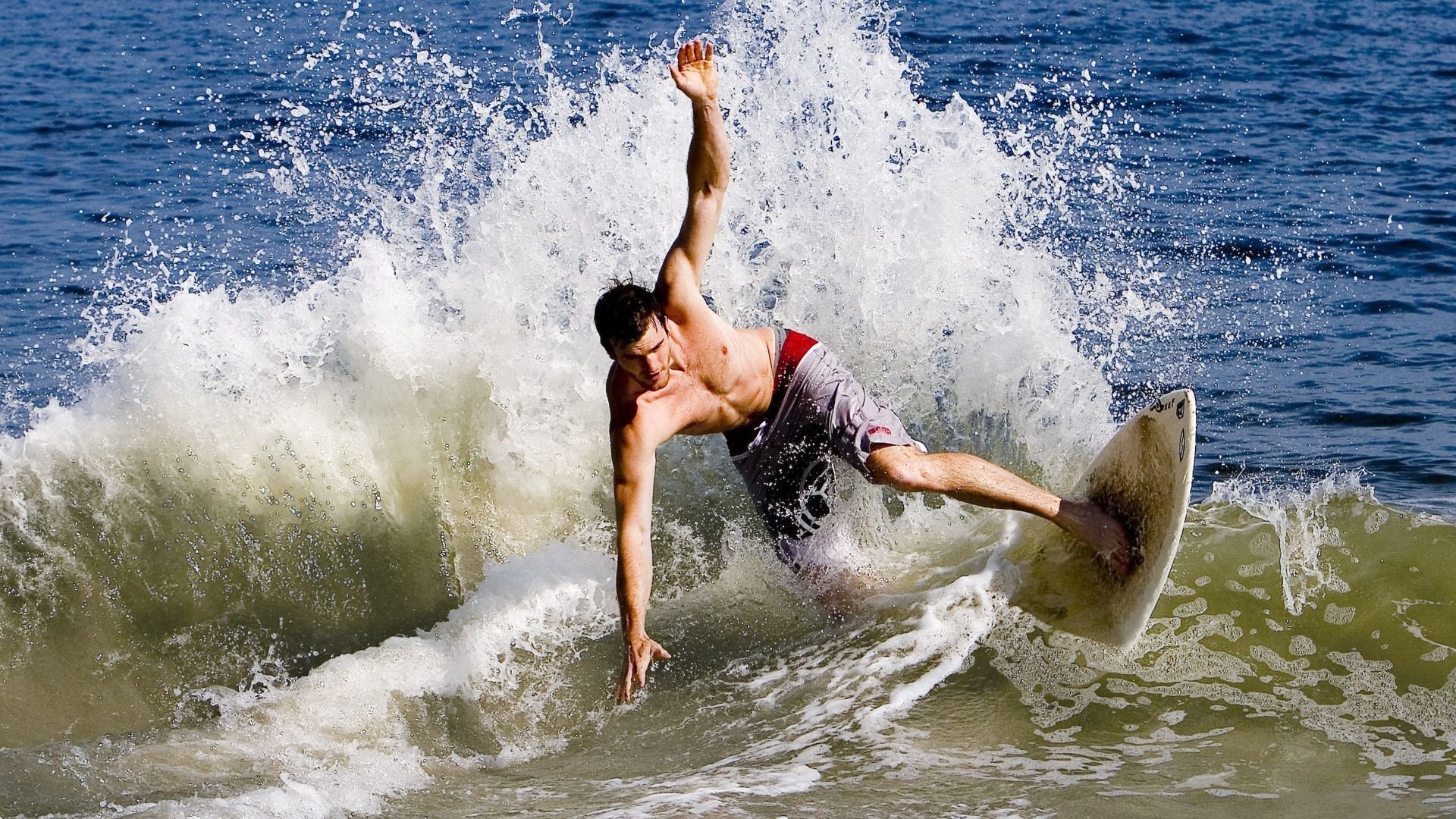 复合材料赛车零部件的技术革新，复合材料 汽车